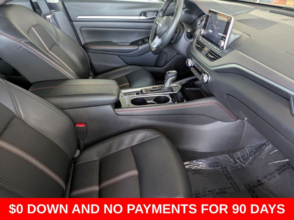 2025 Nissan Altima SR - Photo 30