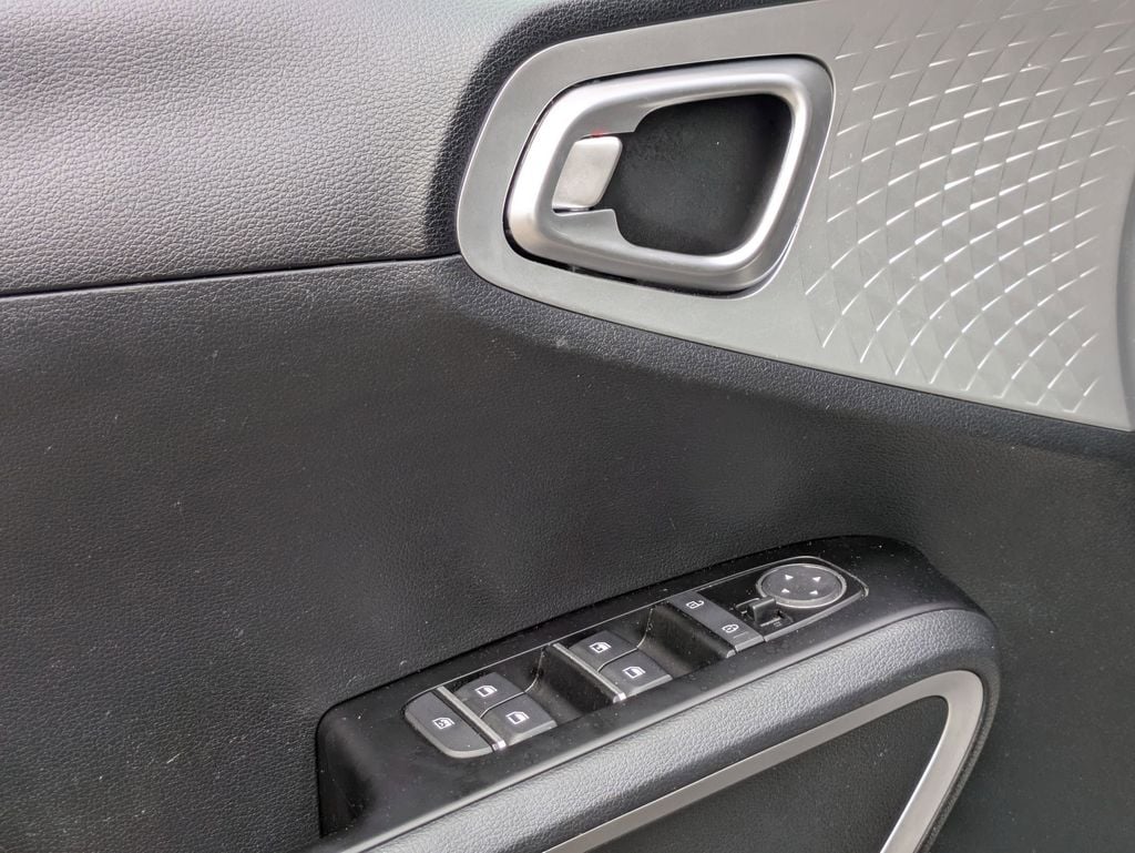 Thumbnail: 2023 Kia Soul - 13