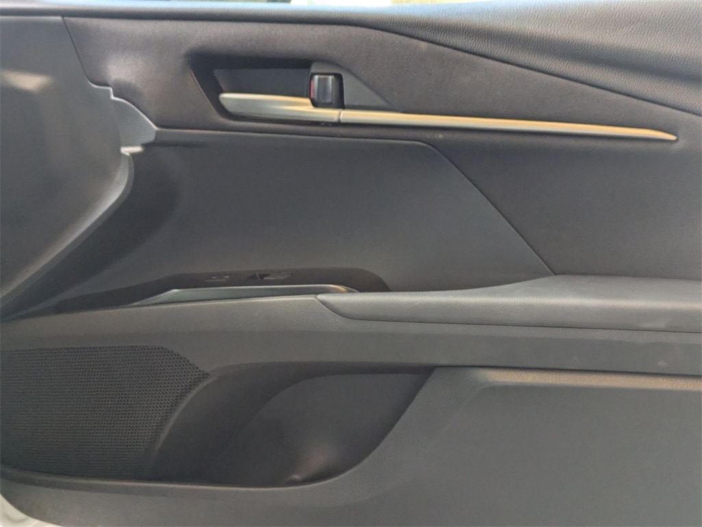 Thumbnail: 2025 Toyota Camry - 32