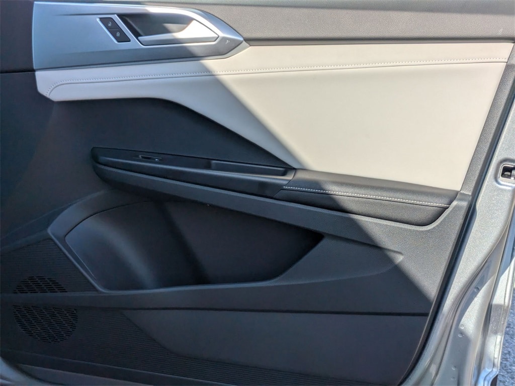 Thumbnail: 2025 Volkswagen Taos - 32