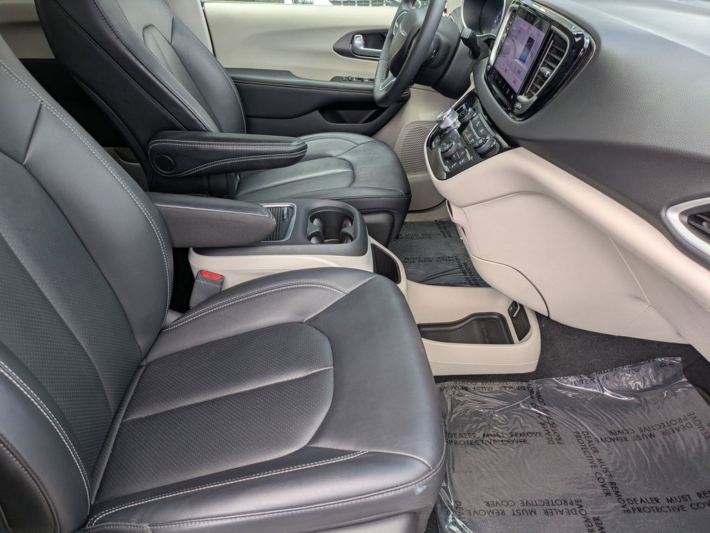 Thumbnail: 2024 Chrysler Pacifica - 29