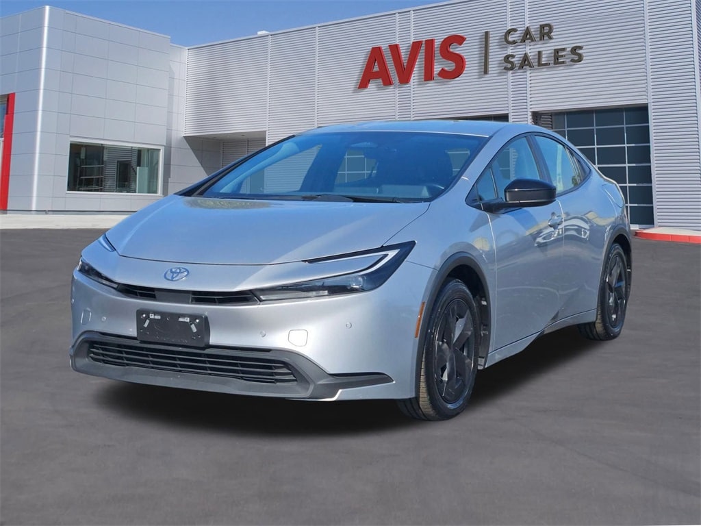 2024 Toyota Prius LE's photo