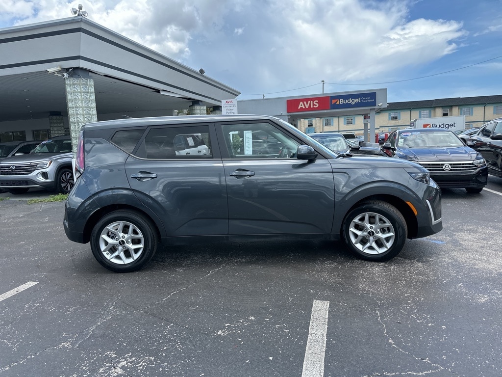 Thumbnail: 2023 Kia Soul - 4