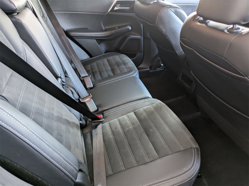 Thumbnail: 2024 Mitsubishi Outlander - 31