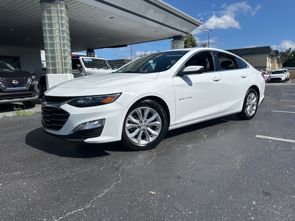 2024 Chevrolet Malibu LT Hero Image