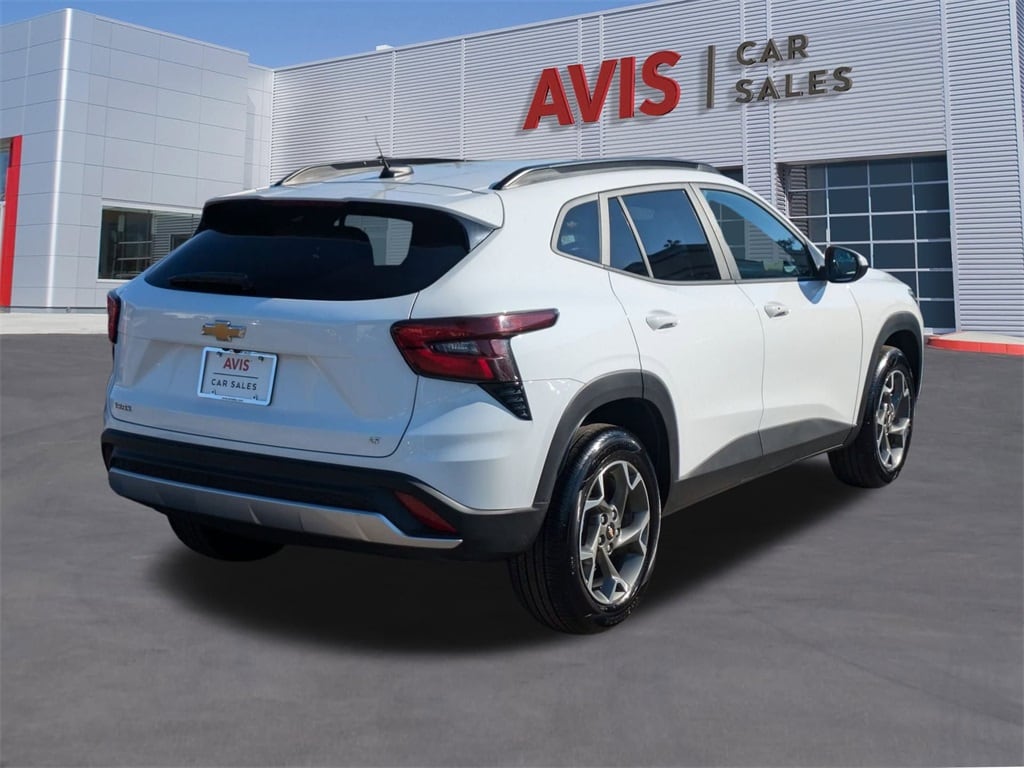 Thumbnail: 2025 Chevrolet Trax - 5