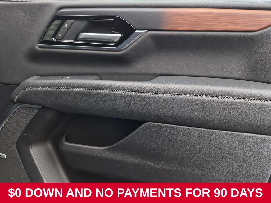 2025 GMC Yukon Denali - Photo 34