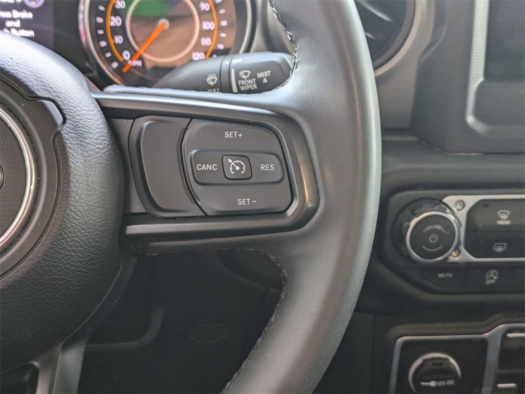 Thumbnail: 2023 Jeep Gladiator - 20
