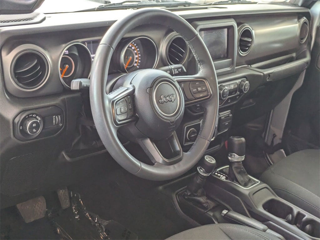 Thumbnail: 2023 Jeep Gladiator - 14