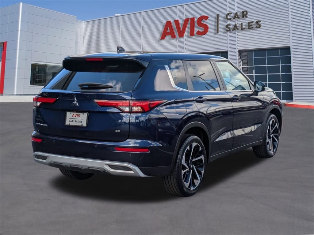 Thumbnail: 2024 Mitsubishi Outlander - 6