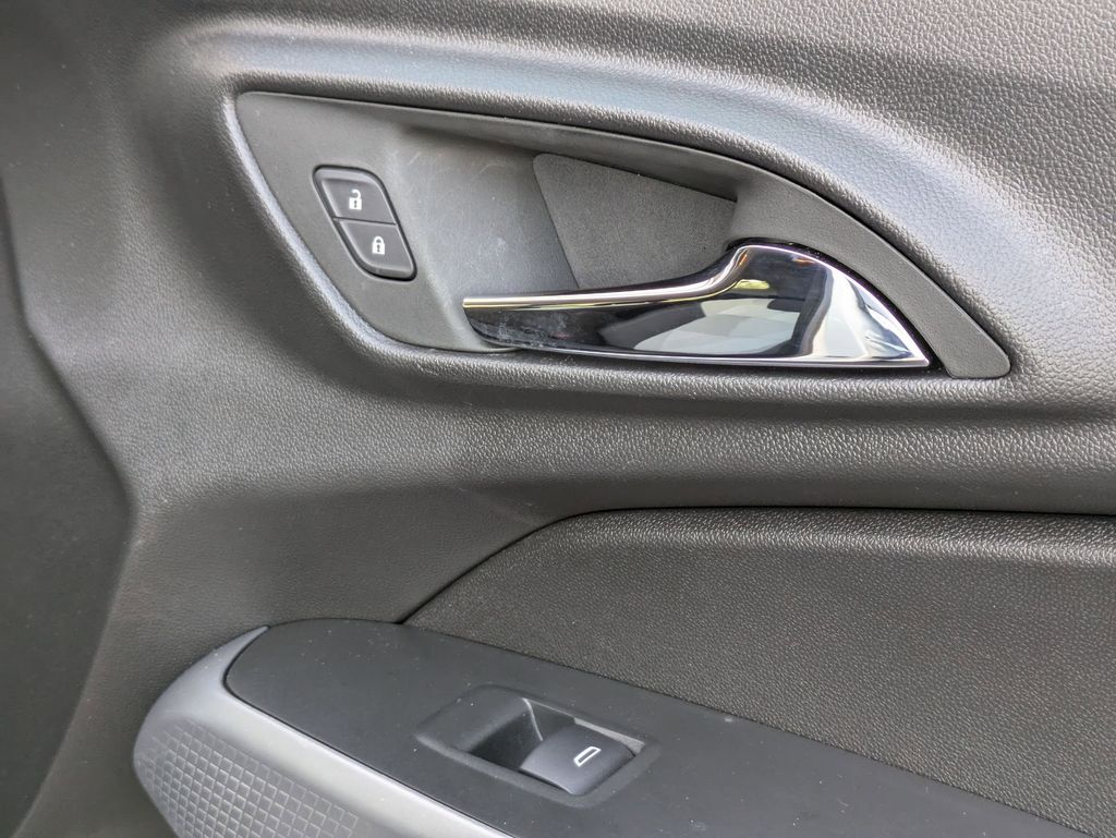 2025 Chevrolet Trax LS - Photo 33