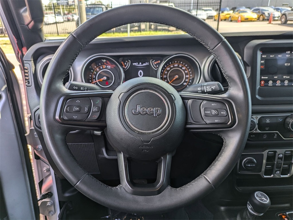 Thumbnail: 2023 Jeep Gladiator - 21