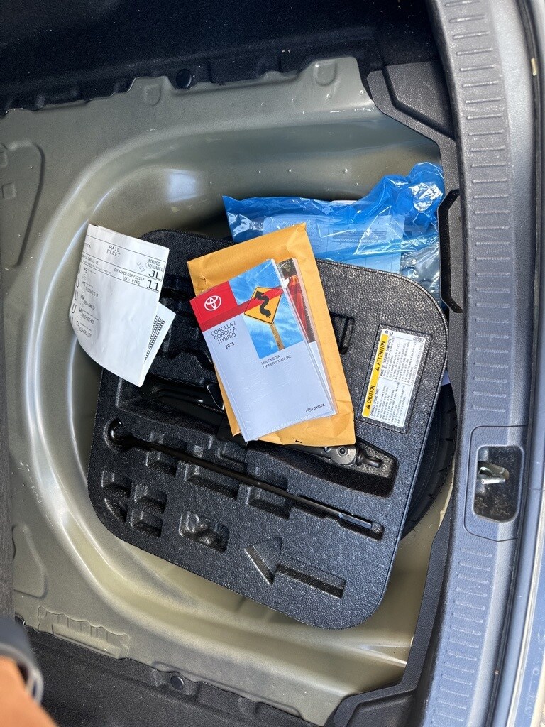 Thumbnail: 2025 Toyota Corolla - 11