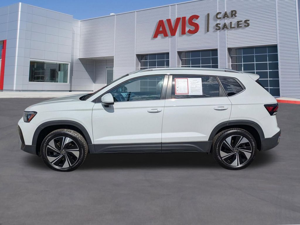 Thumbnail: 2025 Volkswagen Taos - 10