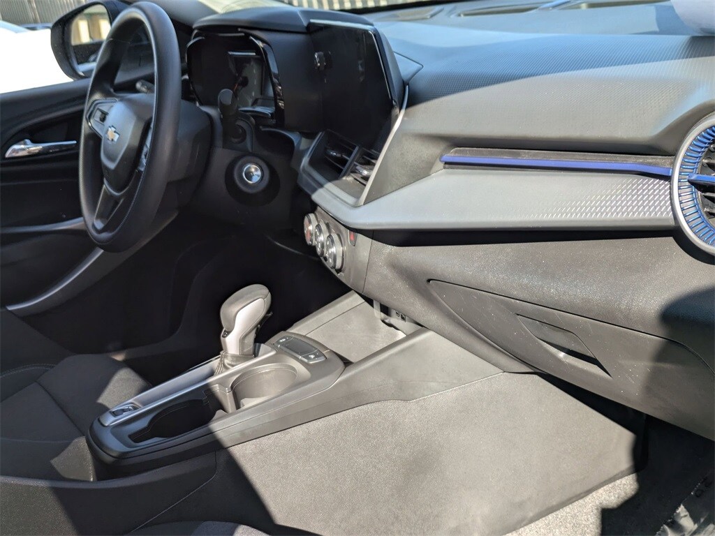 Thumbnail: 2025 Chevrolet Trax - 30