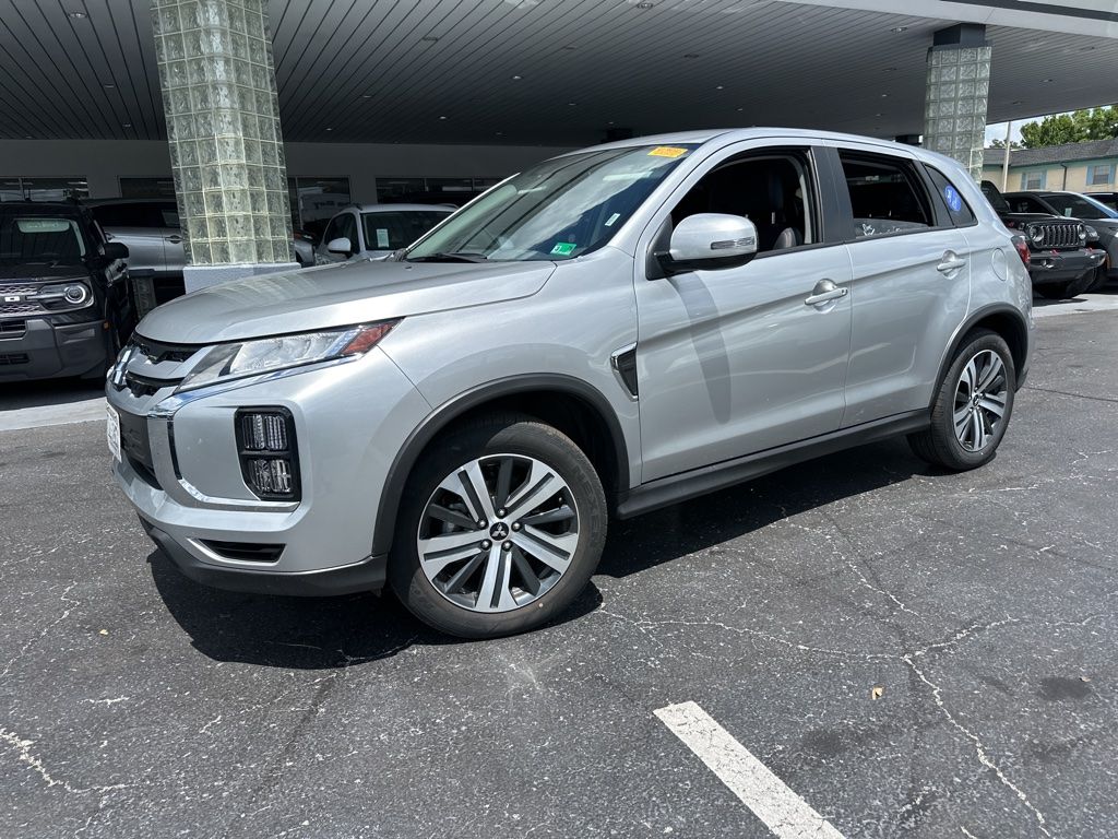 2025 Mitsubishi Outlander Sport's photo