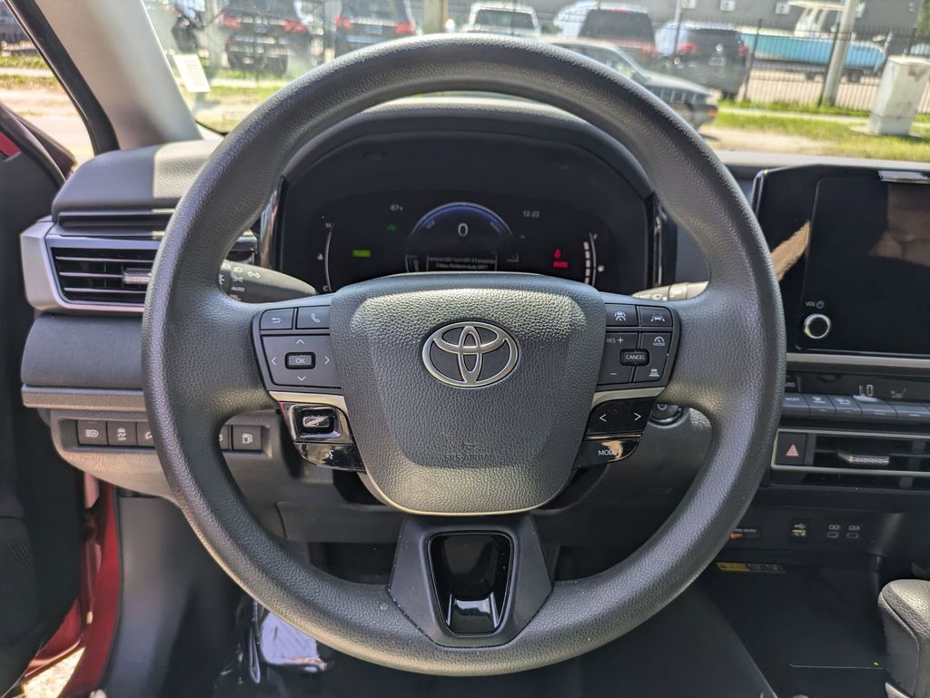 Thumbnail: 2025 Toyota Camry - 22