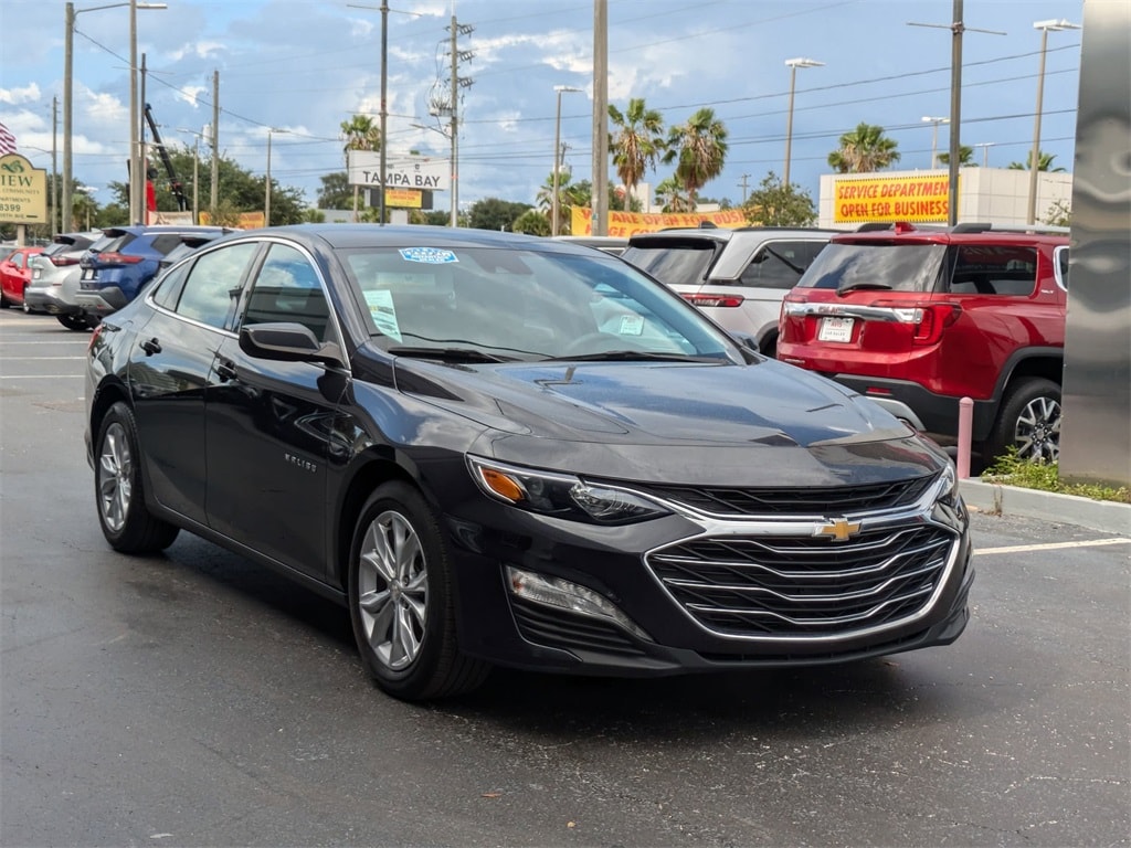 Thumbnail: 2023 Chevrolet Malibu - 3
