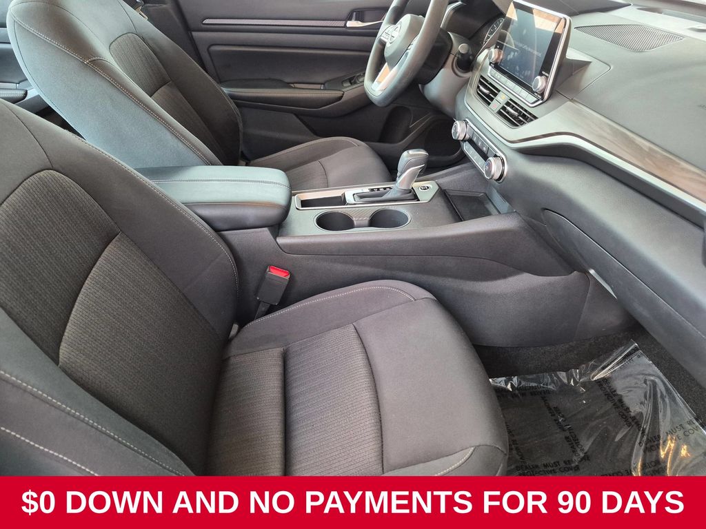 2025 Nissan Altima SV - Photo 29