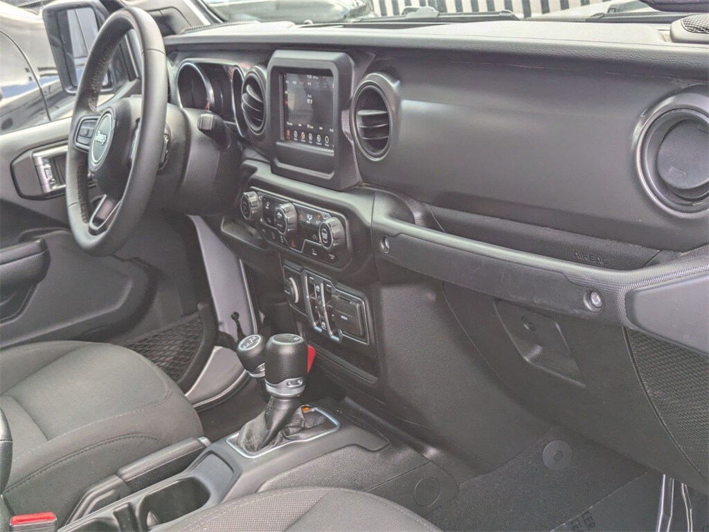 Thumbnail: 2023 Jeep Gladiator - 30