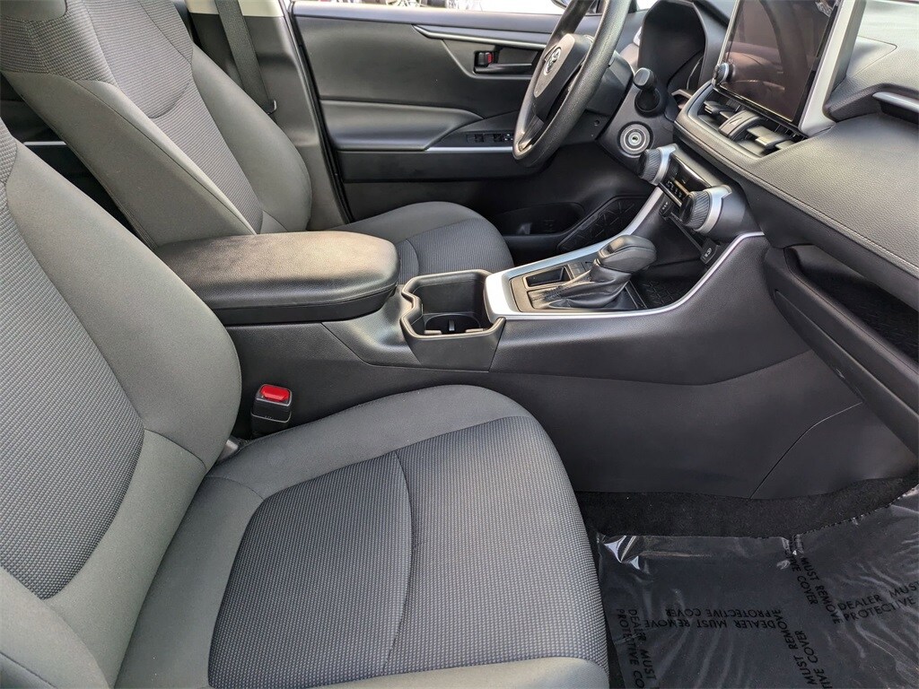 Thumbnail: 2024 Toyota RAV4 - 31