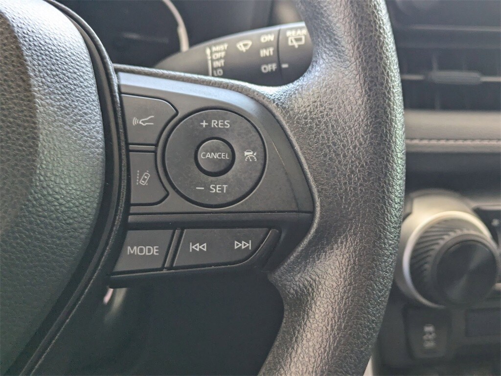 Thumbnail: 2025 Toyota RAV4 - 21