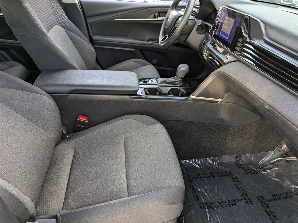 Thumbnail: 2025 Toyota Camry - 31