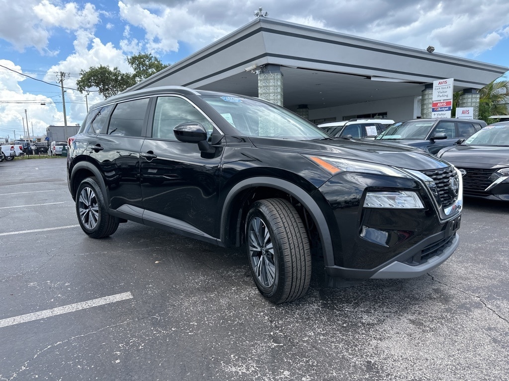Thumbnail: 2023 Nissan Rogue - 3