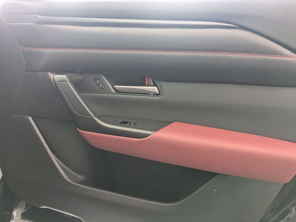 Thumbnail: 2025 Mazda CX-50 - 32