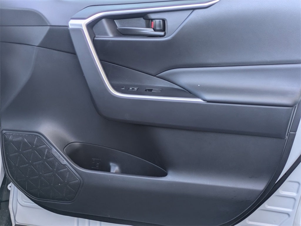 Thumbnail: 2025 Toyota RAV4 - 33