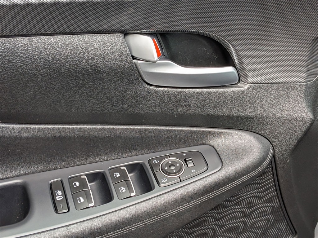 Thumbnail: 2023 Hyundai Santa Fe - 13