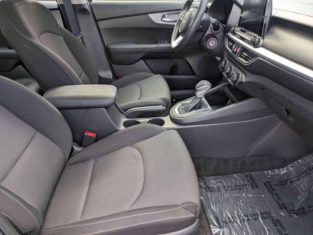 Thumbnail: 2024 Kia Forte - 30