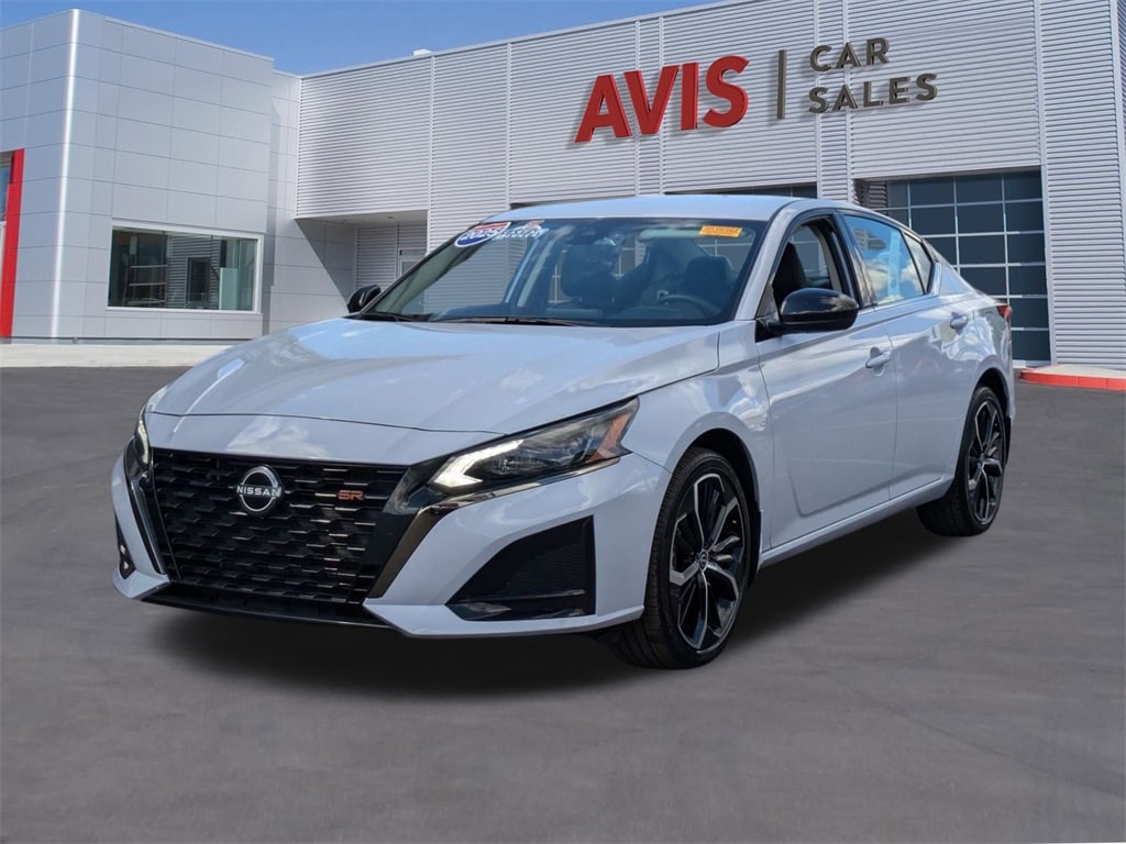Used 2025 Nissan Altima SR Sedan