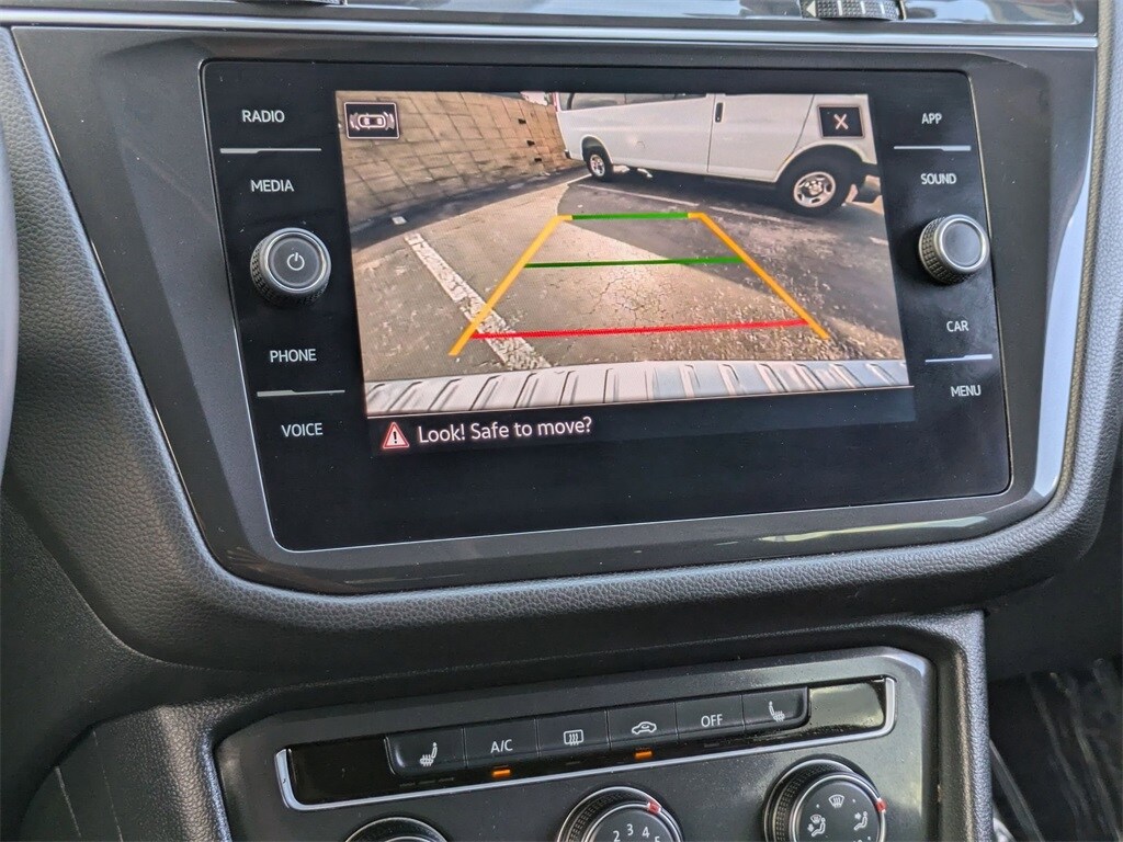 Thumbnail: 2024 Volkswagen Tiguan - 17