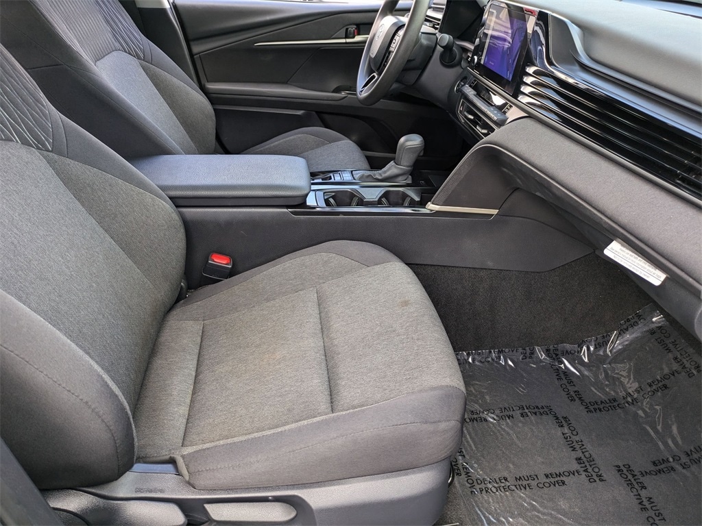 Thumbnail: 2025 Toyota Camry - 31