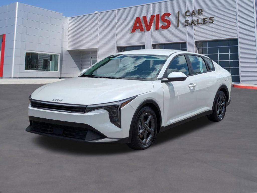 2025 Kia K4 LXS AT's photo