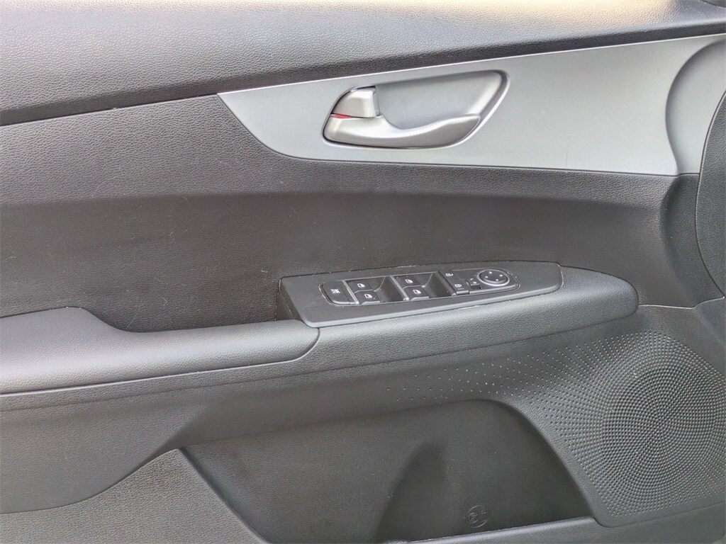 Thumbnail: 2024 Kia Forte - 11