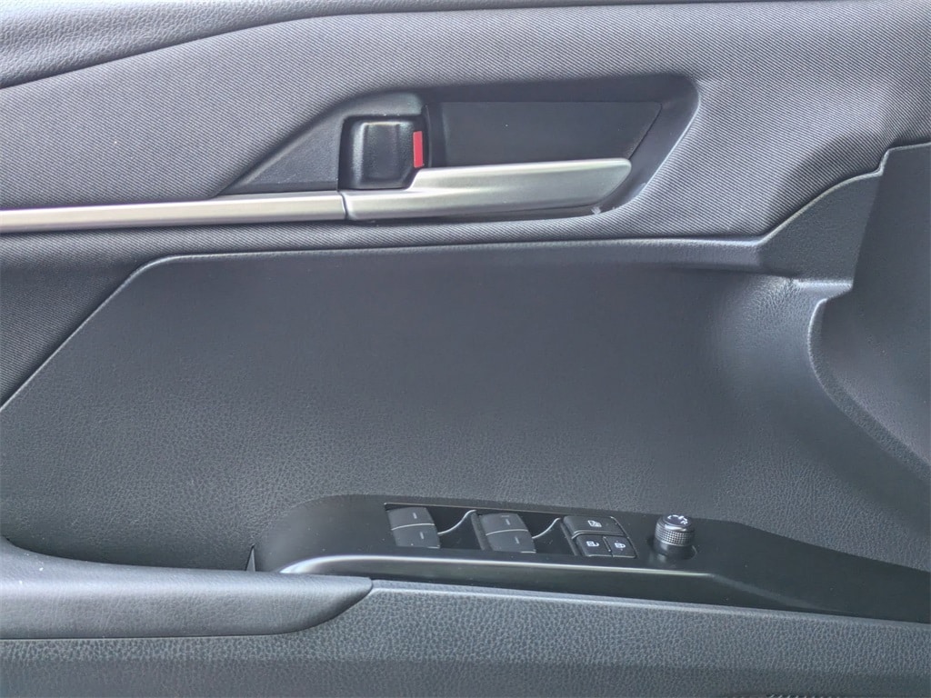 Thumbnail: 2025 Toyota Camry - 13