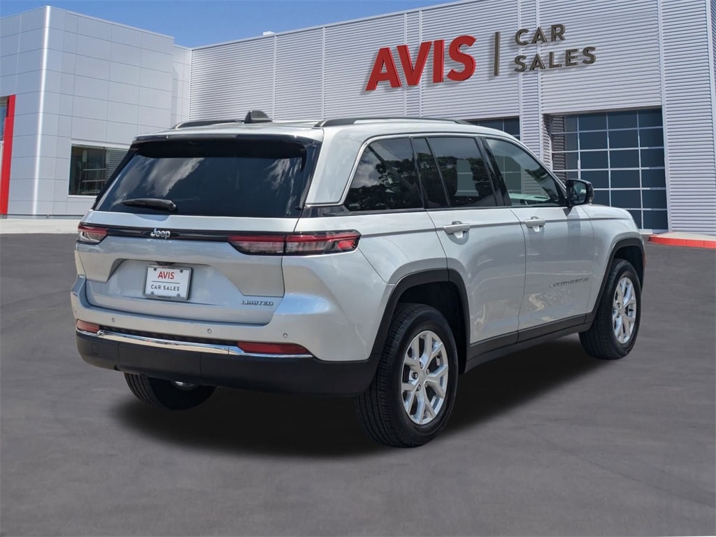 Image of 2024 Jeep Grand Cherokee Limited SUV