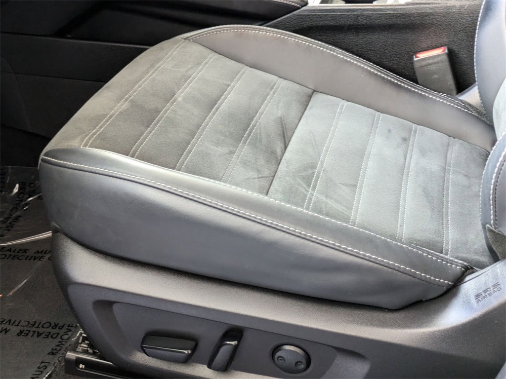 Thumbnail: 2024 Mitsubishi Outlander - 15