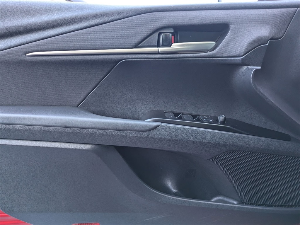 Thumbnail: 2025 Toyota Camry - 11