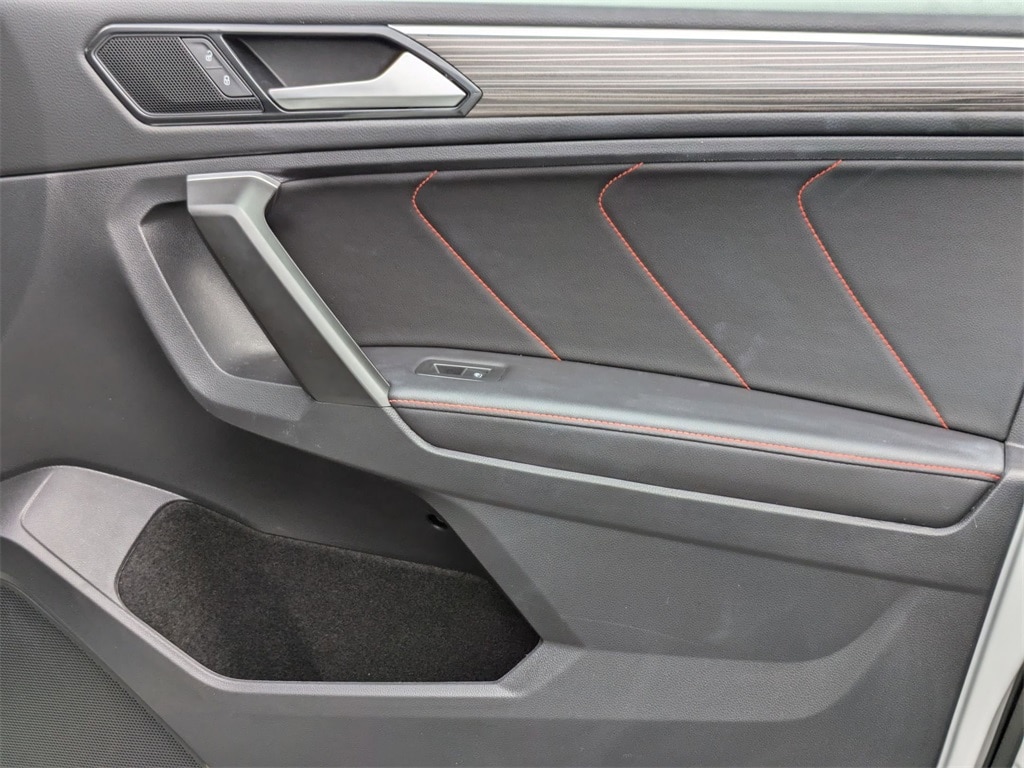 Thumbnail: 2024 Volkswagen Tiguan - 32