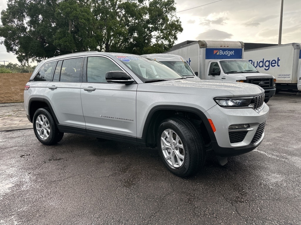 Thumbnail: 2024 Jeep Grand Cherokee - 3