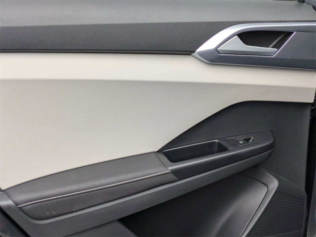 Thumbnail: 2025 Volkswagen Taos - 25