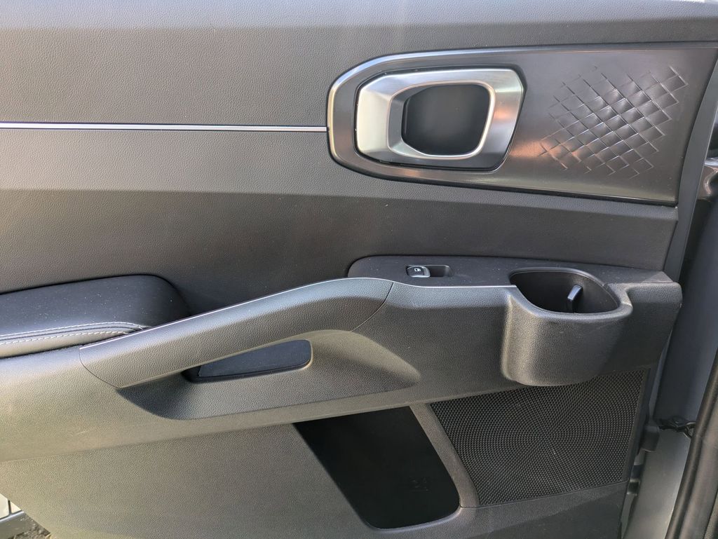 Thumbnail: 2024 Kia Sorento - 25