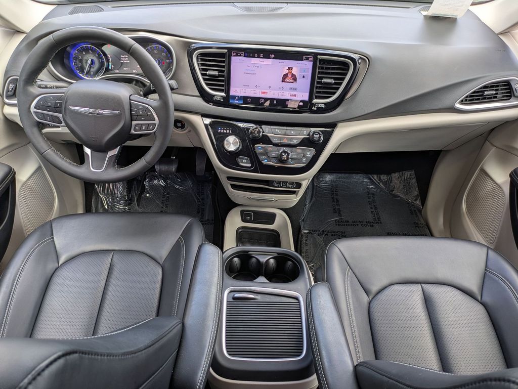Thumbnail: 2024 Chrysler Pacifica - 24