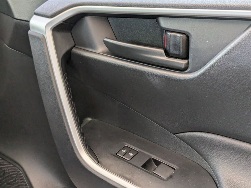 Thumbnail: 2025 Toyota RAV4 - 34