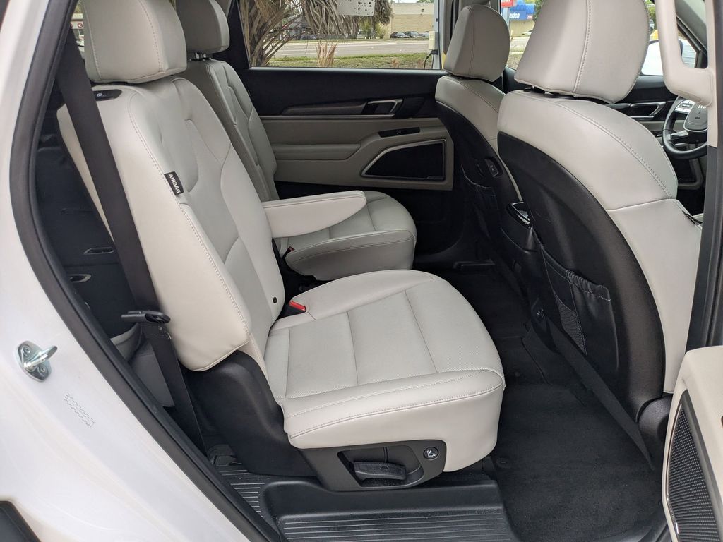 2025 Kia Telluride S - Photo 27