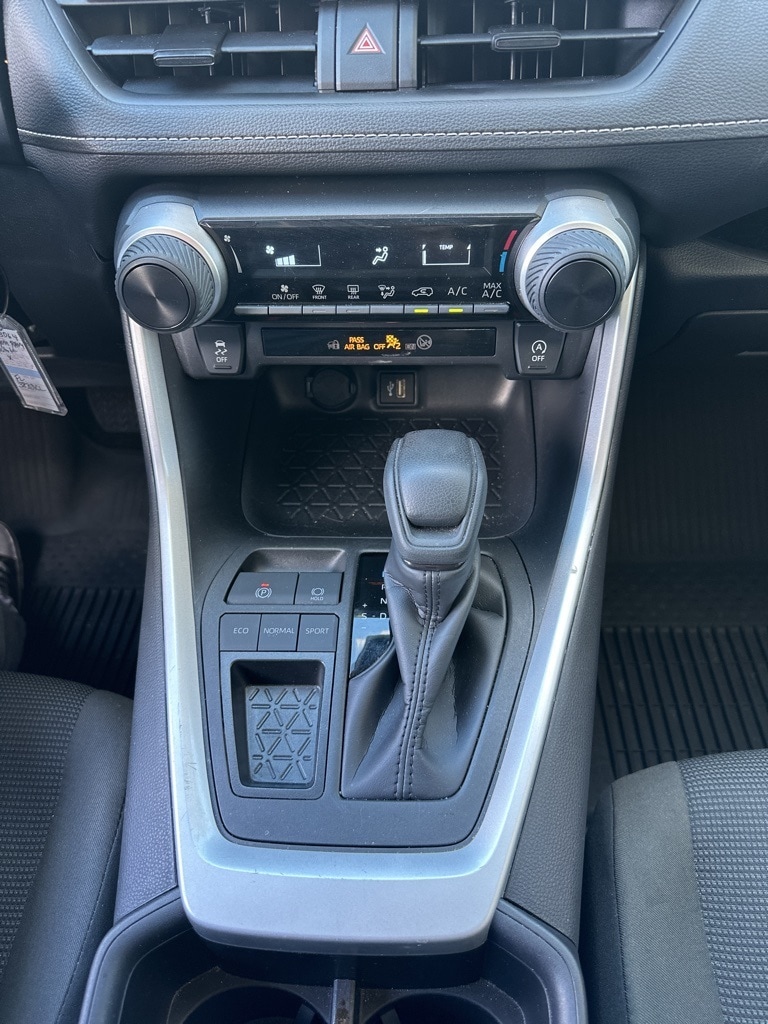 Thumbnail: 2025 Toyota RAV4 - 19