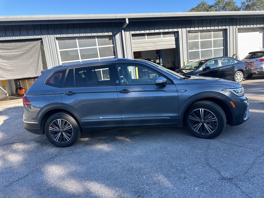 Certified 2024 Volkswagen Tiguan 2.0T SE SUV